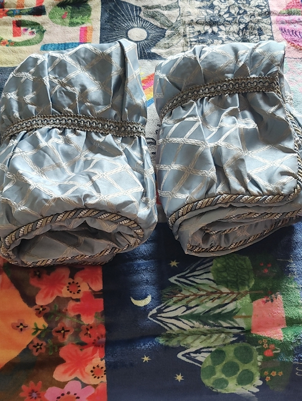 HOME: ROUAL BLUE PILLOW CASE SET - Picture 9 of 10